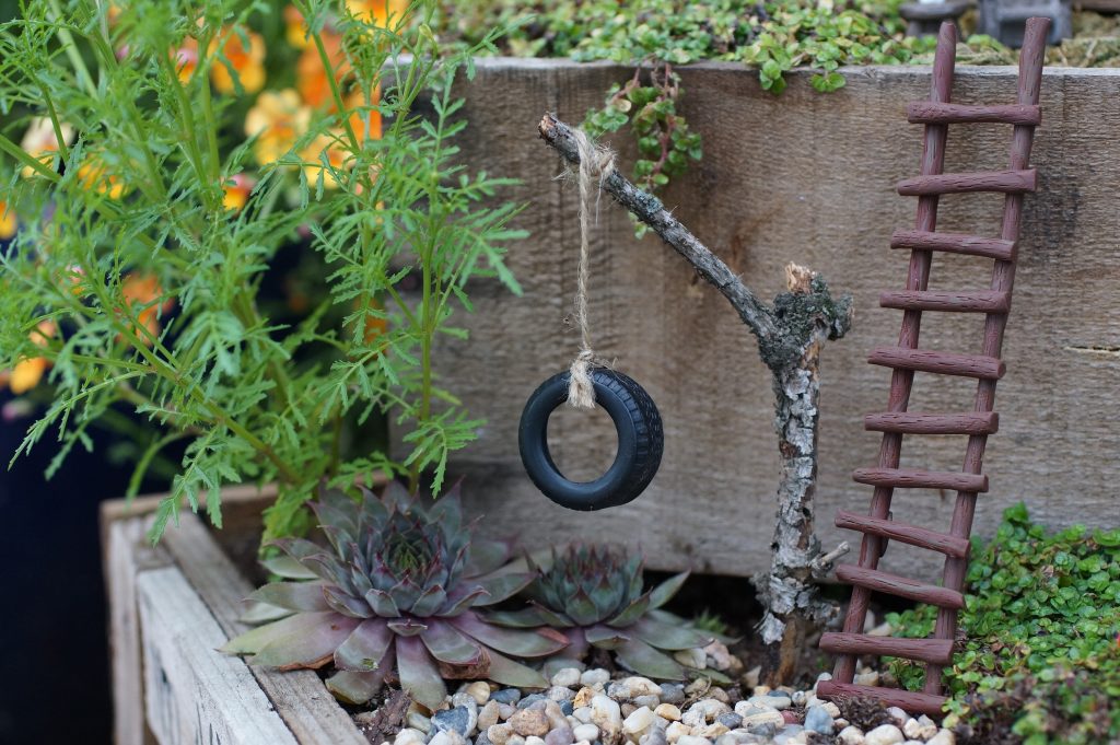 how to make a DIY fairy garden