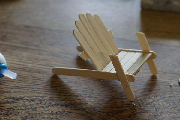 making a fairy garden beach chair