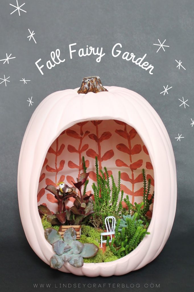 Autumn Round Fairy Door -   Fairy garden crafts, Halloween