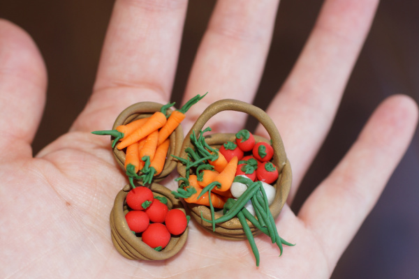 Fall Fairy Garden Decor Ideas - Veggie Basket Tutorial