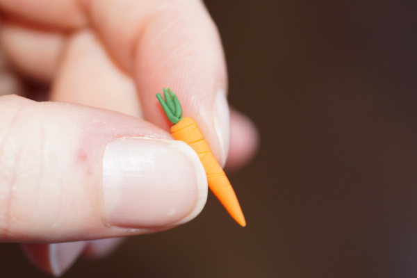 diy miniature polymer clay carrot