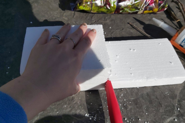 cutting Styrofoam for twig fairy house base