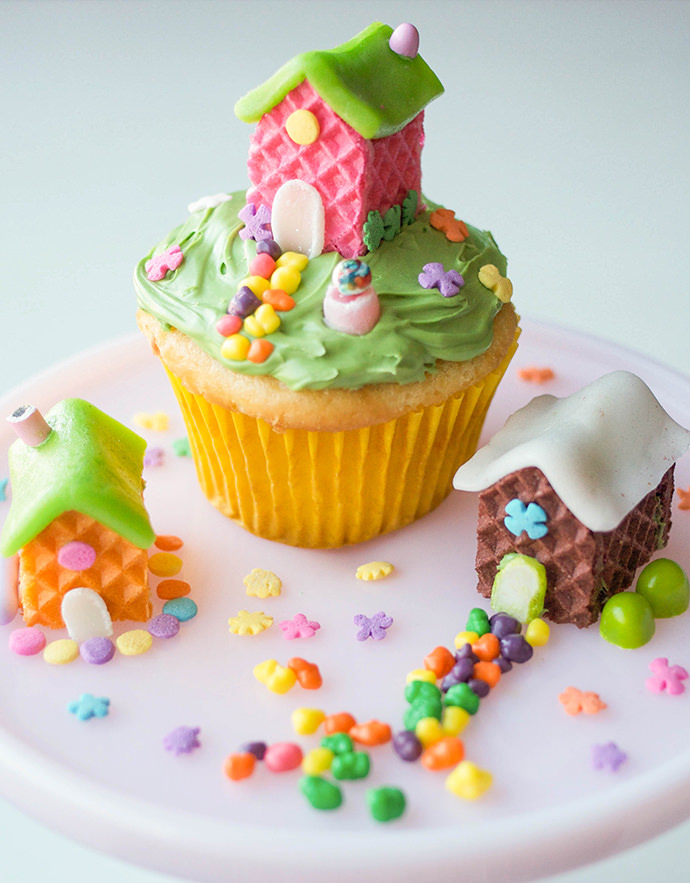 edible fairy houses made with wafer cookies